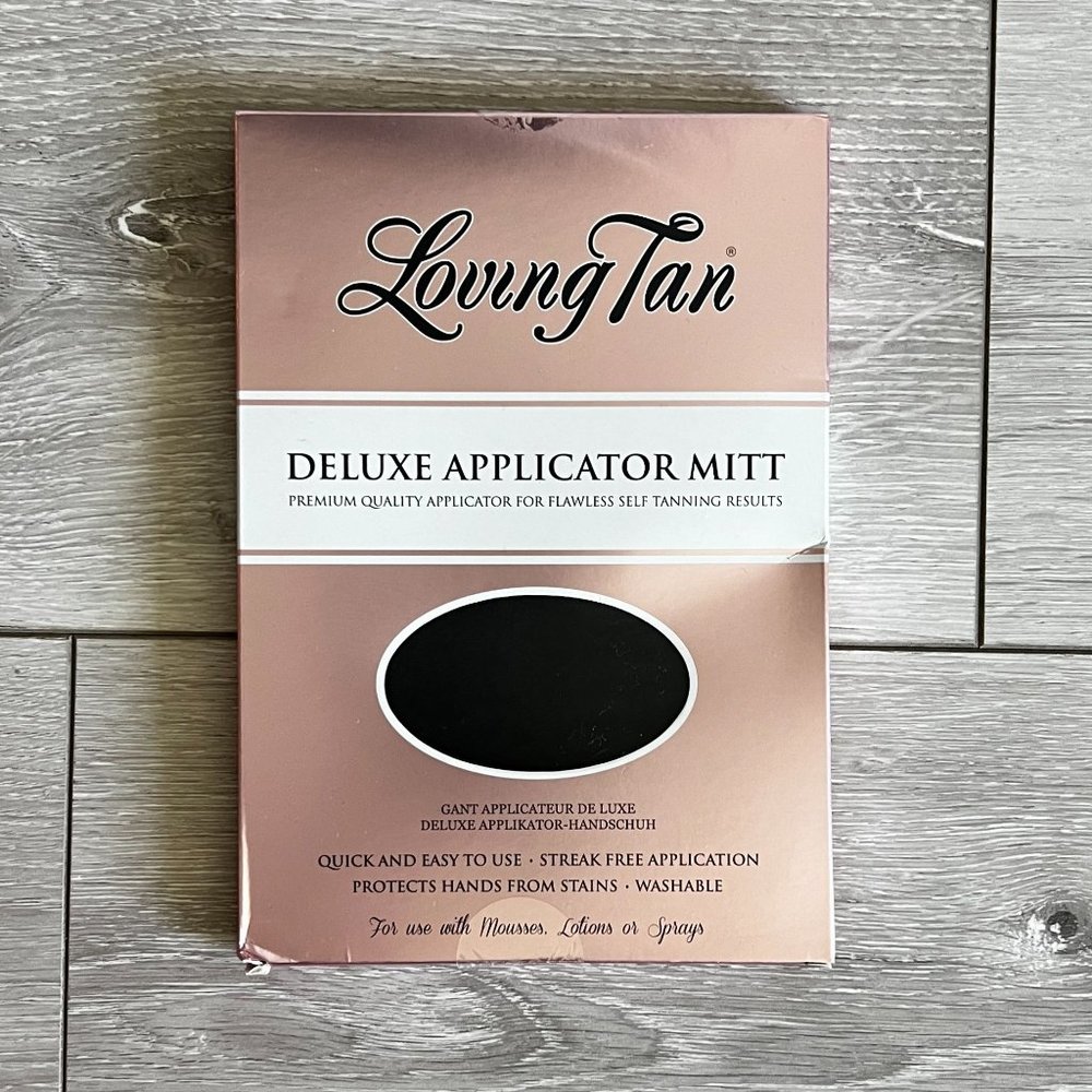 NWT Loving Tan Deluxe Applicator Mitt